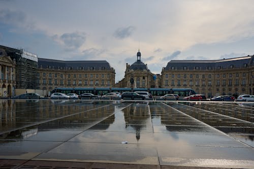 Безкоштовне стокове фото на тему «miroir d eau, place de la bourse, автомобіль»