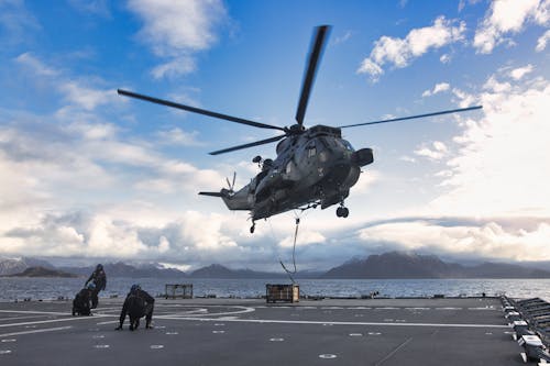 Fotobanka s bezplatnými fotkami na tému helikoptéra, letecké sily, lietanie