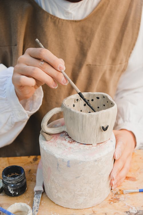 Kostenloses Stock Foto zu becher, dekorieren, frau