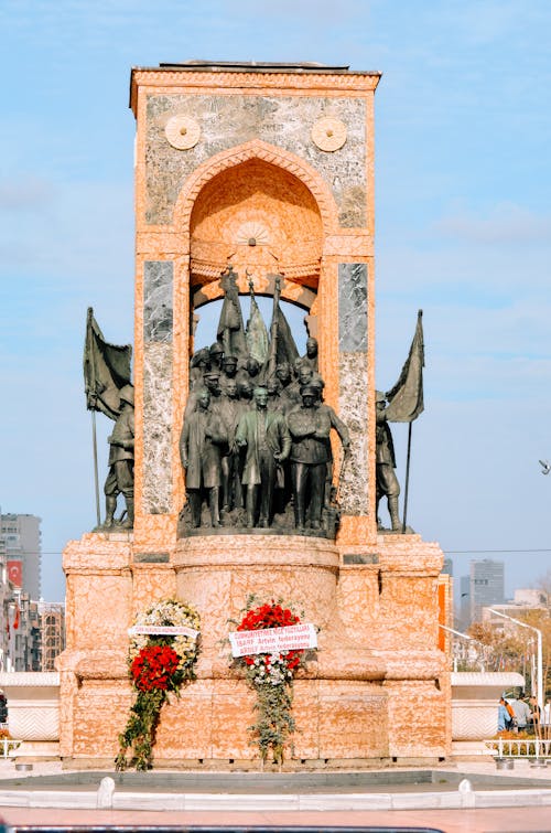 Kostenloses Stock Foto zu blauer himmel, denkmal der republik, istanbul