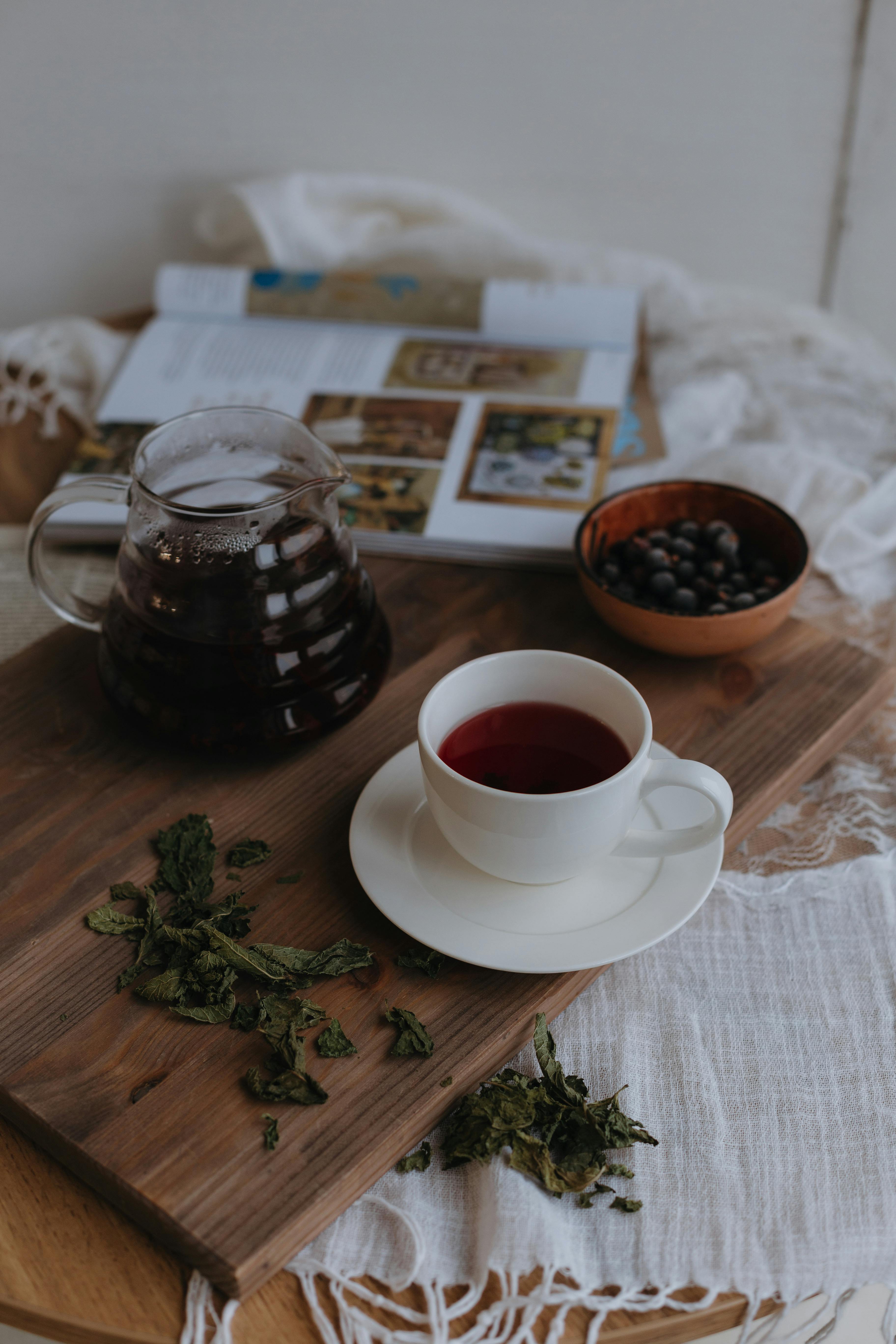 Red Ceramic Teapot Stock Photo - Download Image Now - Teapot, Cut Out, Red  - iStock