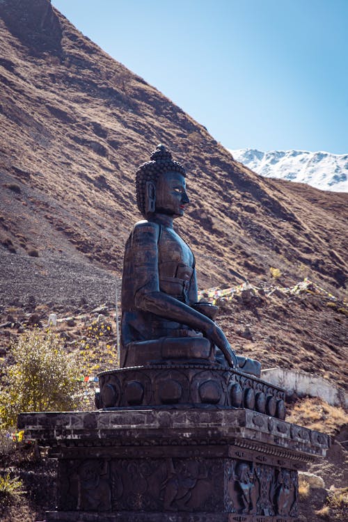 Buda, dağ, dikey atış içeren Ücretsiz stok fotoğraf