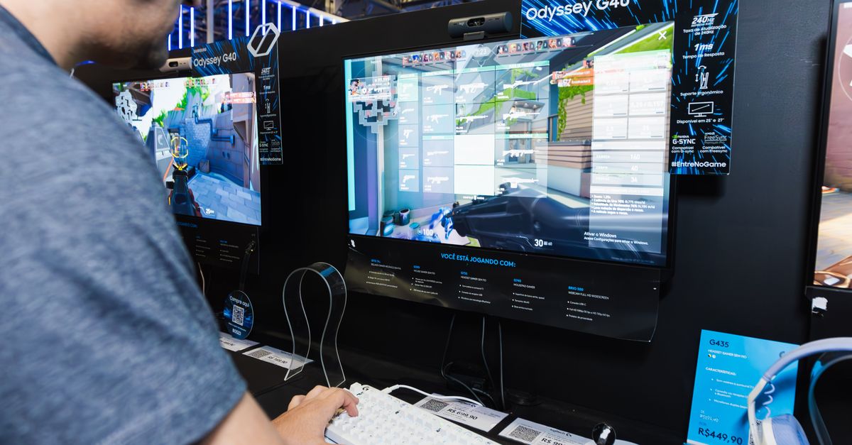 Man Playing on Computer · Free Stock Photo