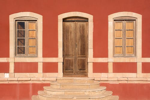 Kostnadsfri bild av byggnadsexteriör, dörr, dörrar