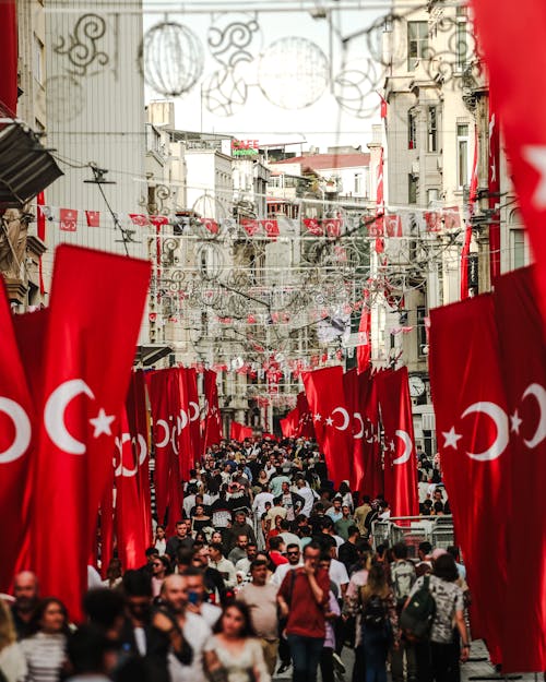 Foto d'estoc gratuïta de banderes, caminant, cicek pasaji