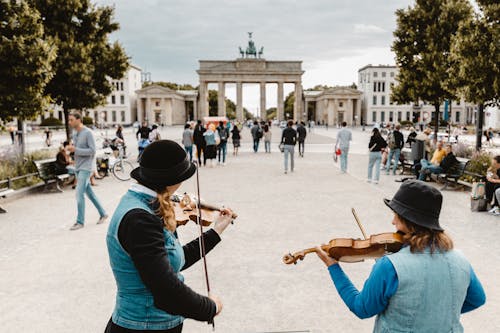 Δωρεάν στοκ φωτογραφιών με Άνθρωποι, Βερολίνο, βιολιά