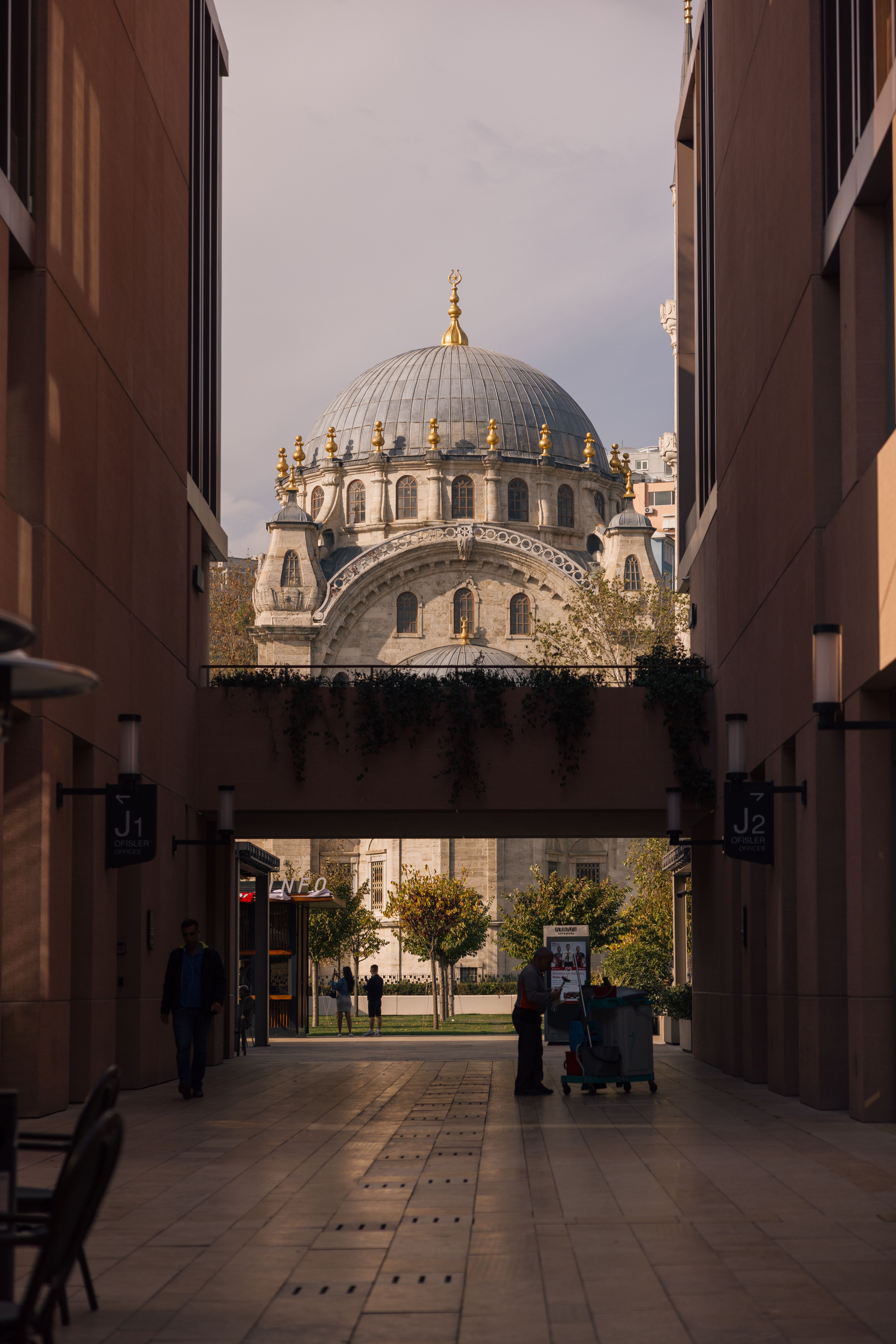 Nusretiye Mosque Behind Passage in Istanbul, Turkey · Free Stock Photo