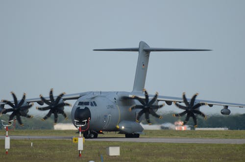 Immagine gratuita di aeroplano, aeroporto, militare