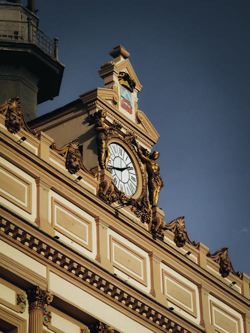 Fotobanka s bezplatnými fotkami na tému exteriér budovy, hodiny, melk