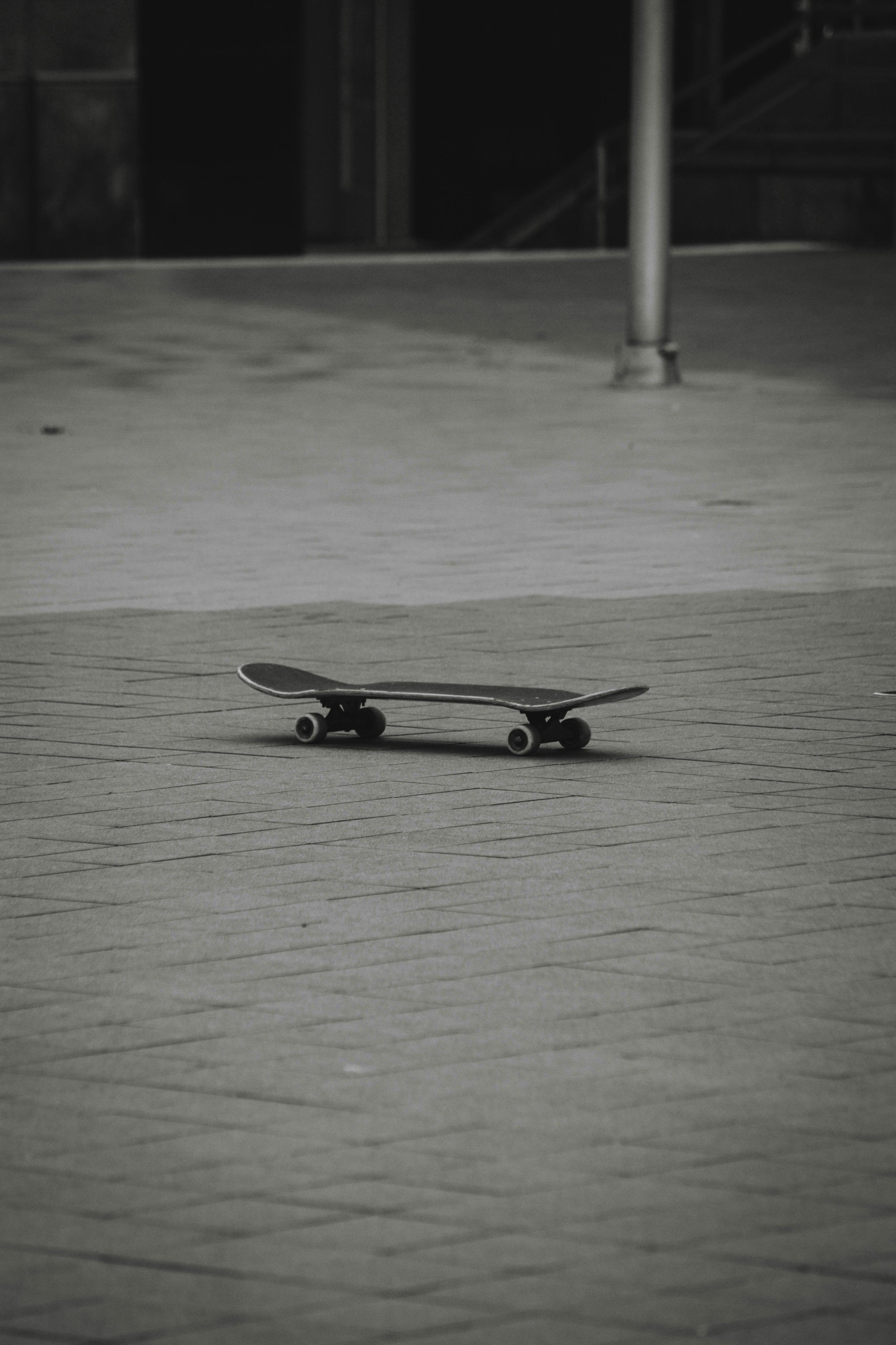 Skateboarder In Black And White Background, Cool Skateboarding Picture,  Skateboard, Cool Background Image And Wallpaper for Free Download