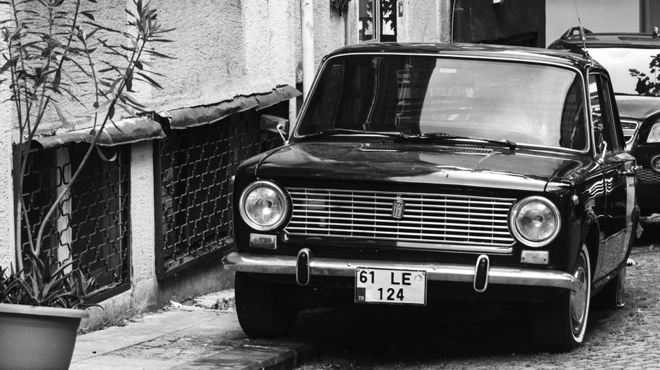 Экзотические материалы в производстве роскошных автомобилей