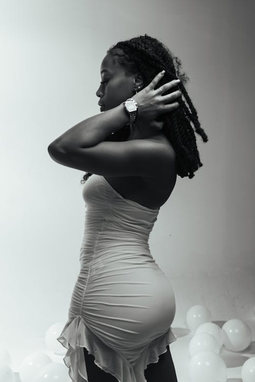 Безкоштовне стокове фото на тему «біла сукня, вертикальні постріл, Елегантний»