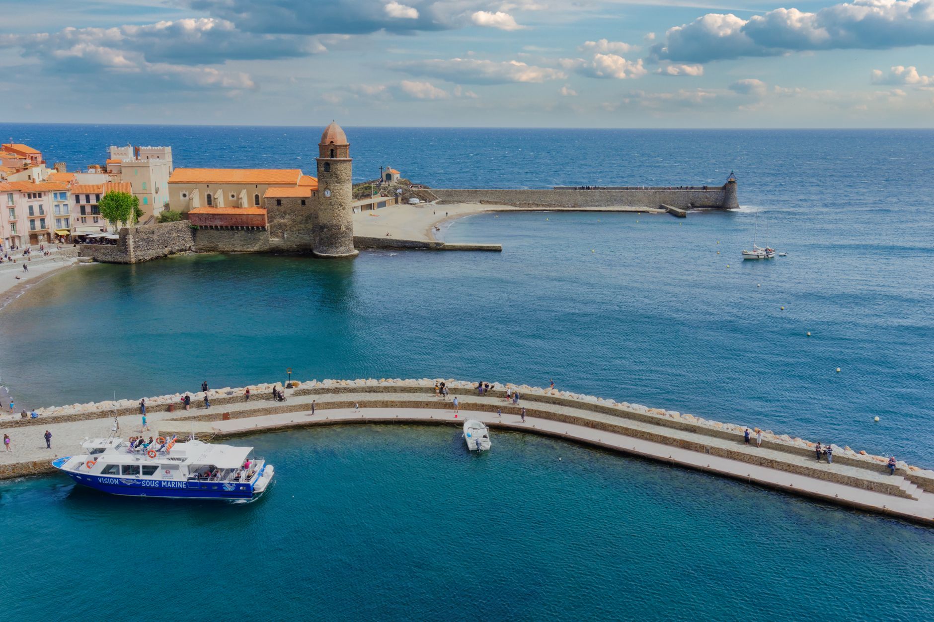 Desa Collioure Prancis: Permata Tersembunyi di Pesisir Mediterania yang Wajib Dikunjungi