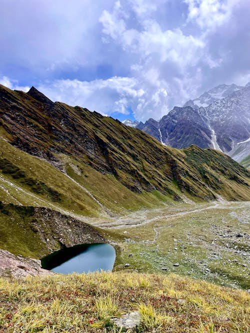 Безкоштовне стокове фото на тему «beas kund, вертикальні постріл, гори»