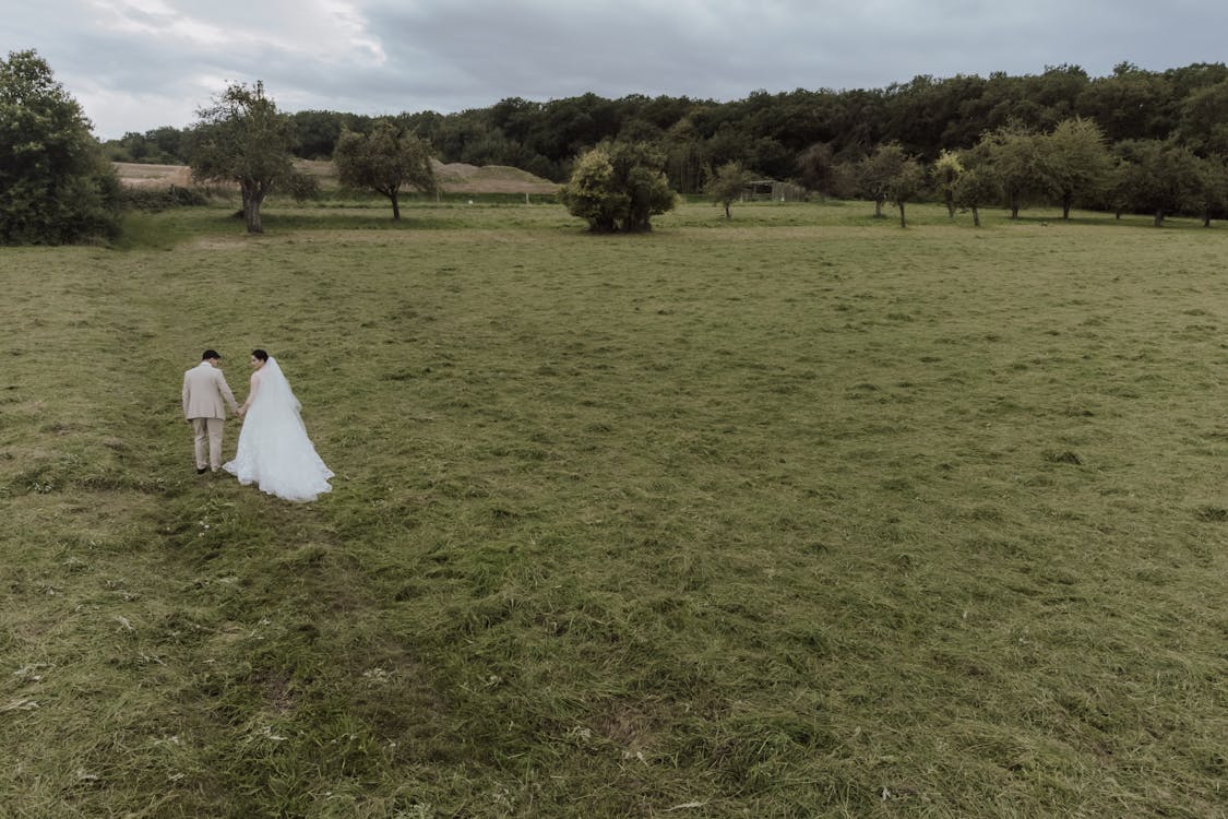 Základová fotografie zdarma na téma dvojice, muž, nevěsta