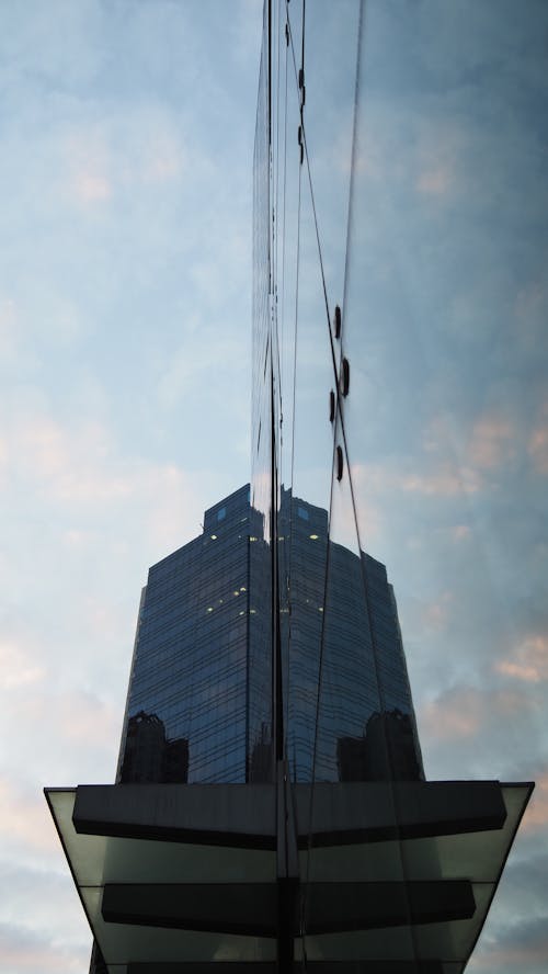 Kostenloses Stock Foto zu aufnahme von unten, fenster, stadt