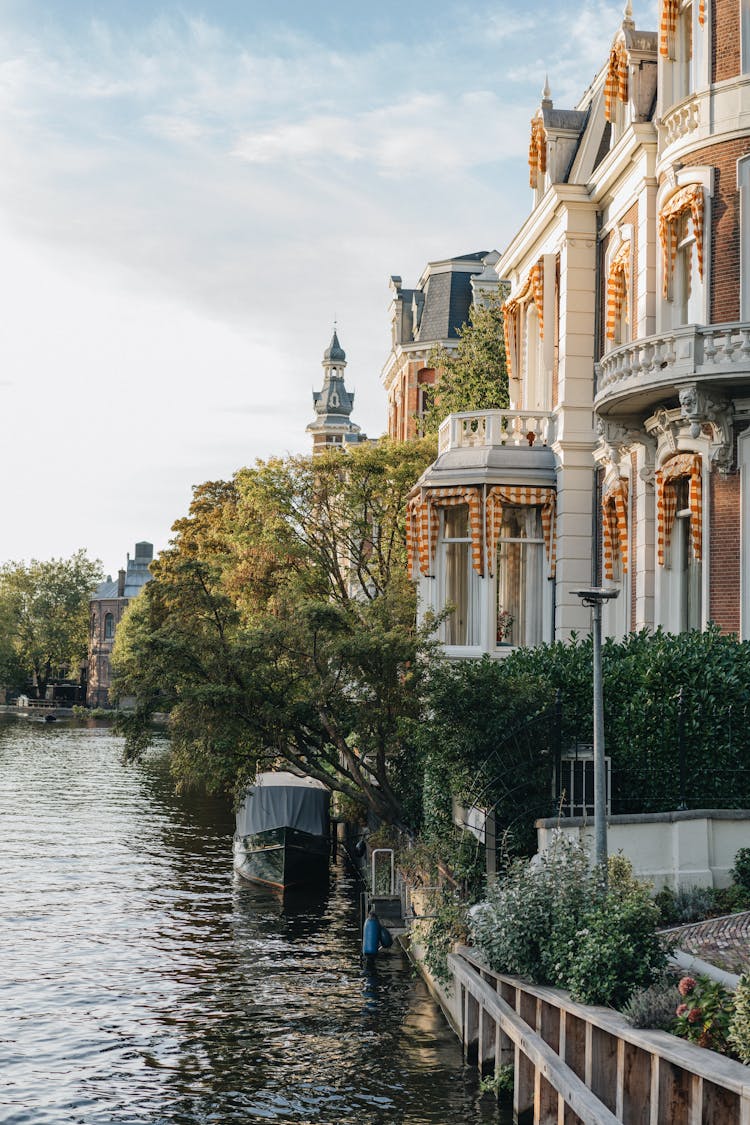 House By Singelgracht Canal In Amsterdam, Netherlands