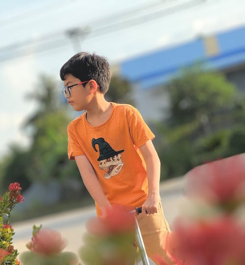 Immagine gratuita di arancia, ragazzo asiatico