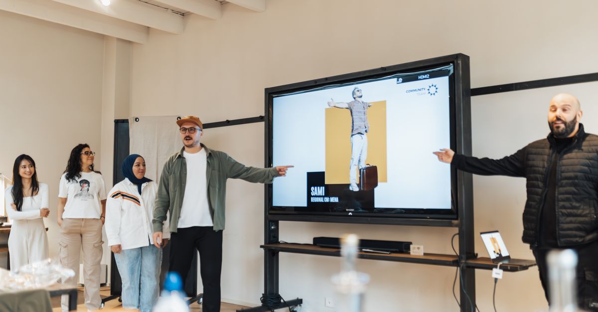 The Essential Guide to Crafting Your Influencer Path