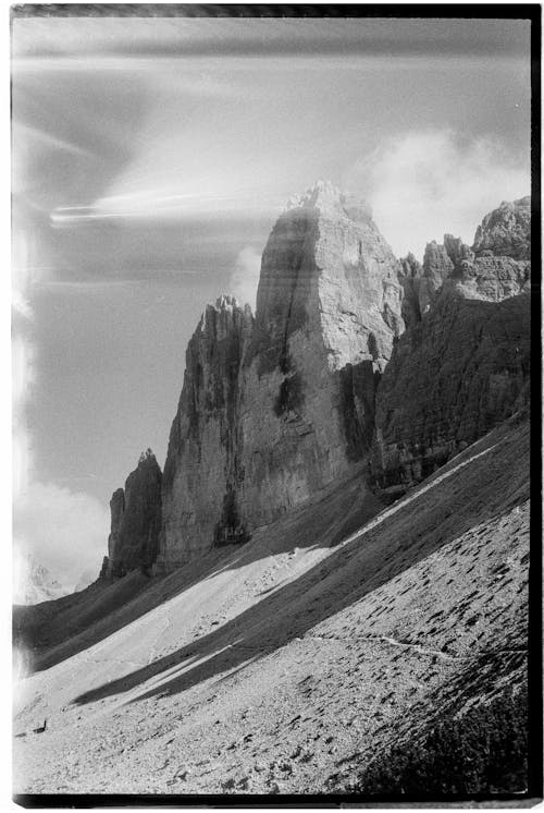tre cime di lavaredo, イタリア, グレースケールの無料の写真素材
