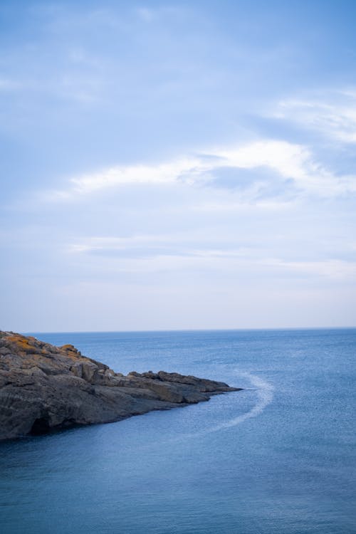 Gratis lagerfoto af hav, klippe, klippefyldt