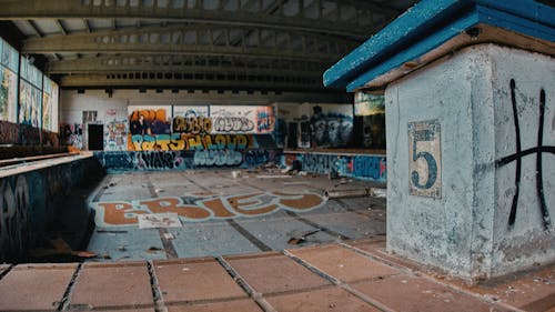 그래피티, 도시의, 버려진의 무료 스톡 사진