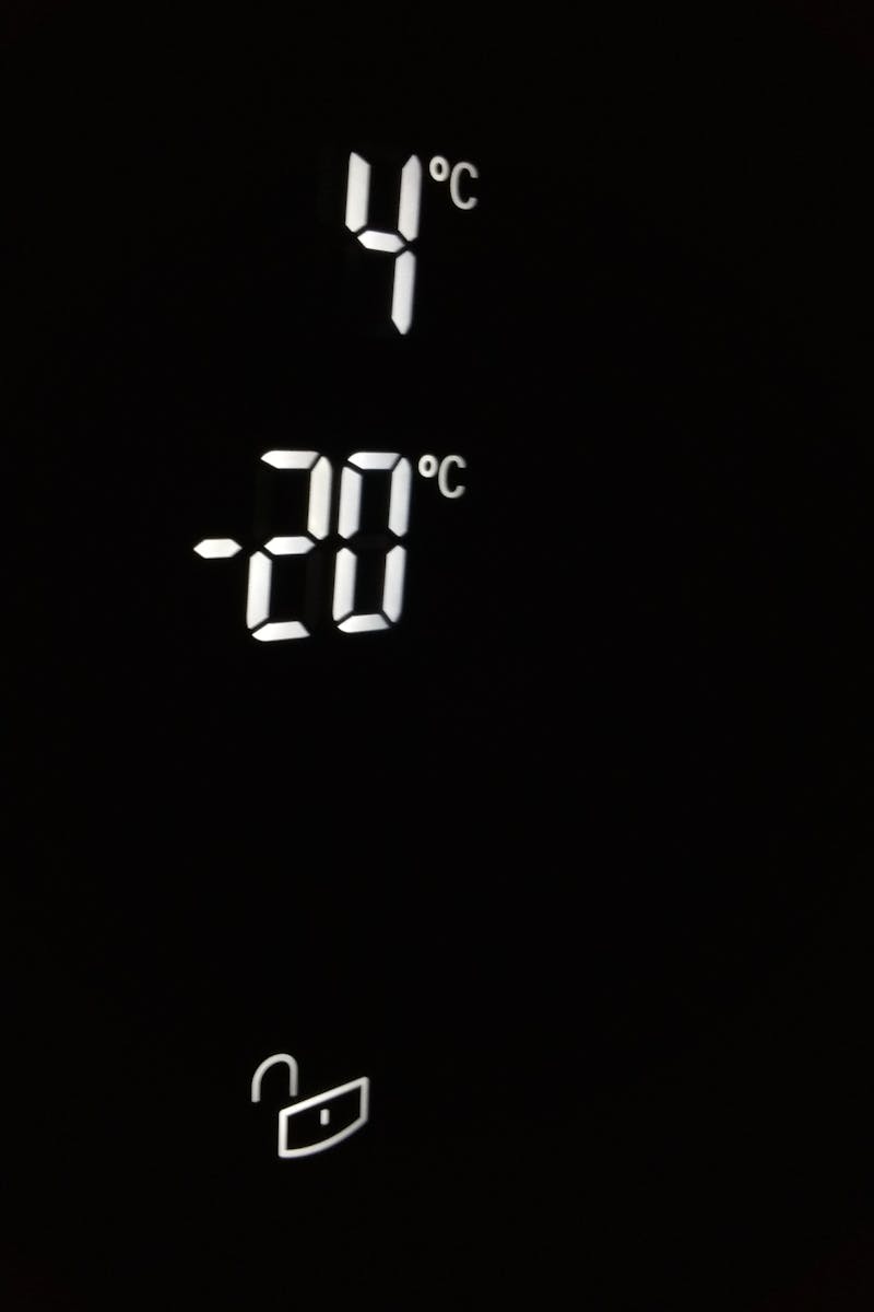 Digital Device Showing Negative 20 Degrees