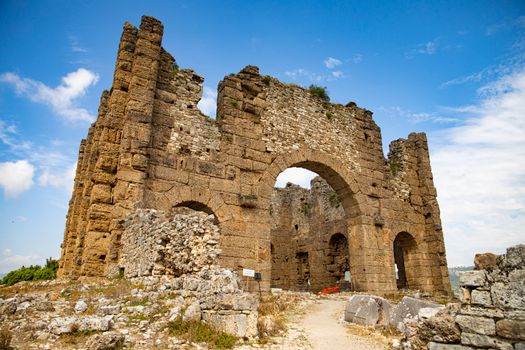 Aspendos Roman theatre with historian — Antalya