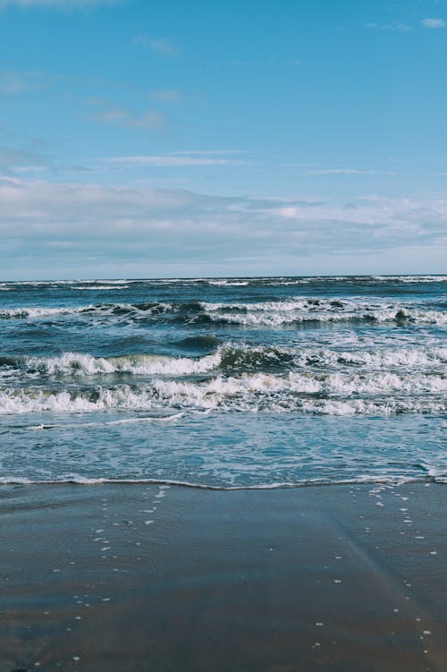 Immagine gratuita di azzurro, bagnasciuga, costa