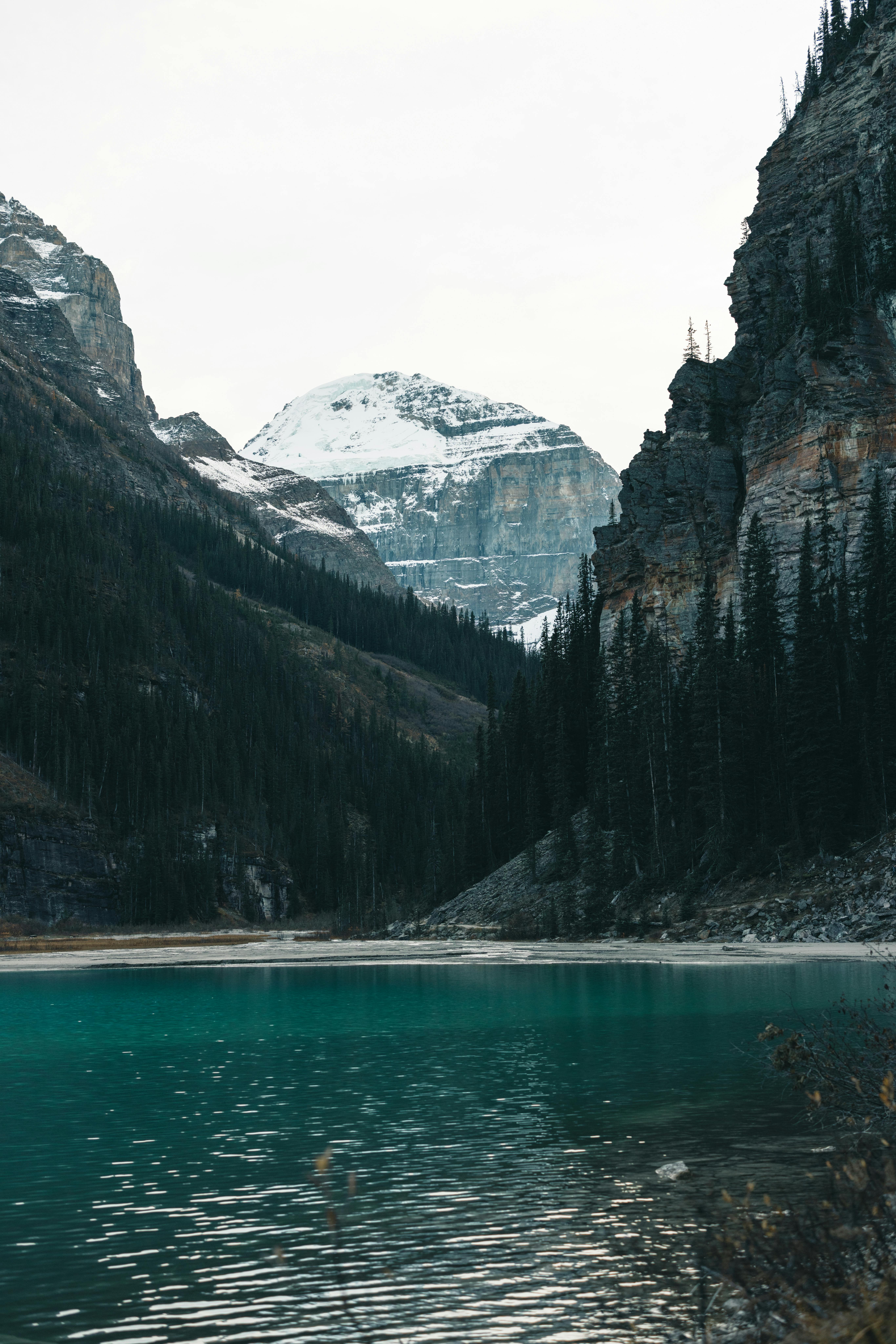 Lake Louise in the fall · Free Stock Photo, image size:5464x8192