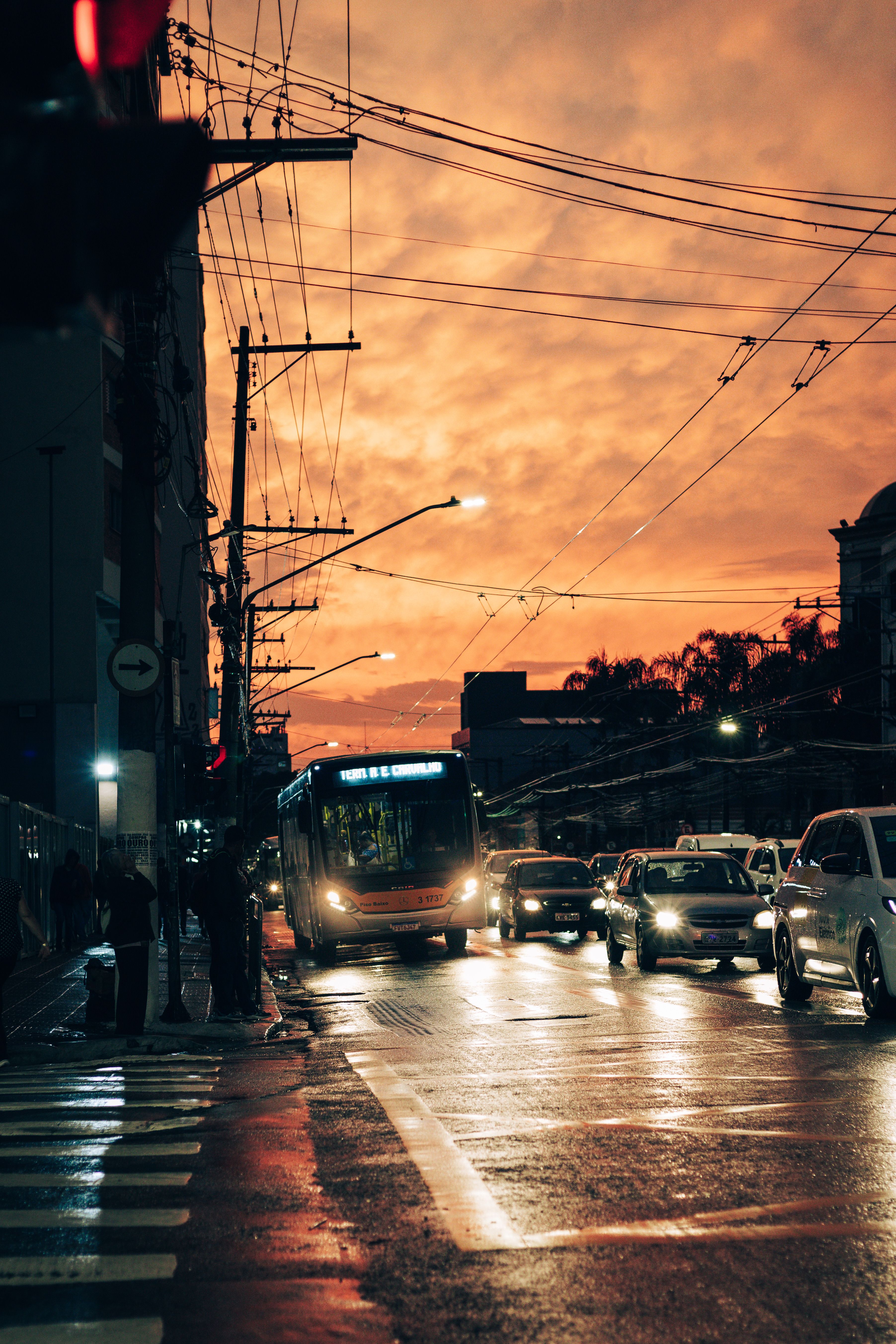 Cars on the Street in City at Sunset · Free Stock Photo