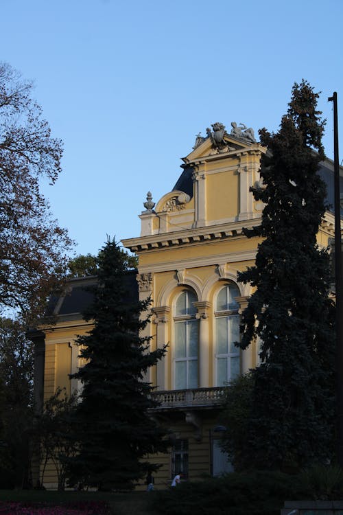 Foto d'estoc gratuïta de antic edifici, arbres, casa