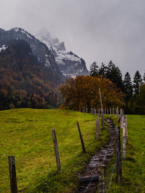 Gratis lagerfoto af bane, bjerge, bjergkæde