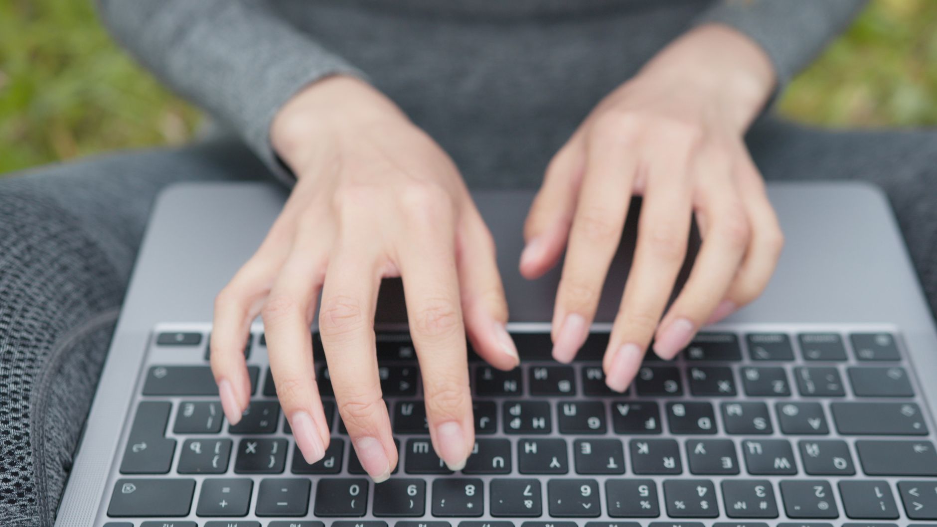 LinkedIn Ghostwriter: How to Hire the Best in 2026