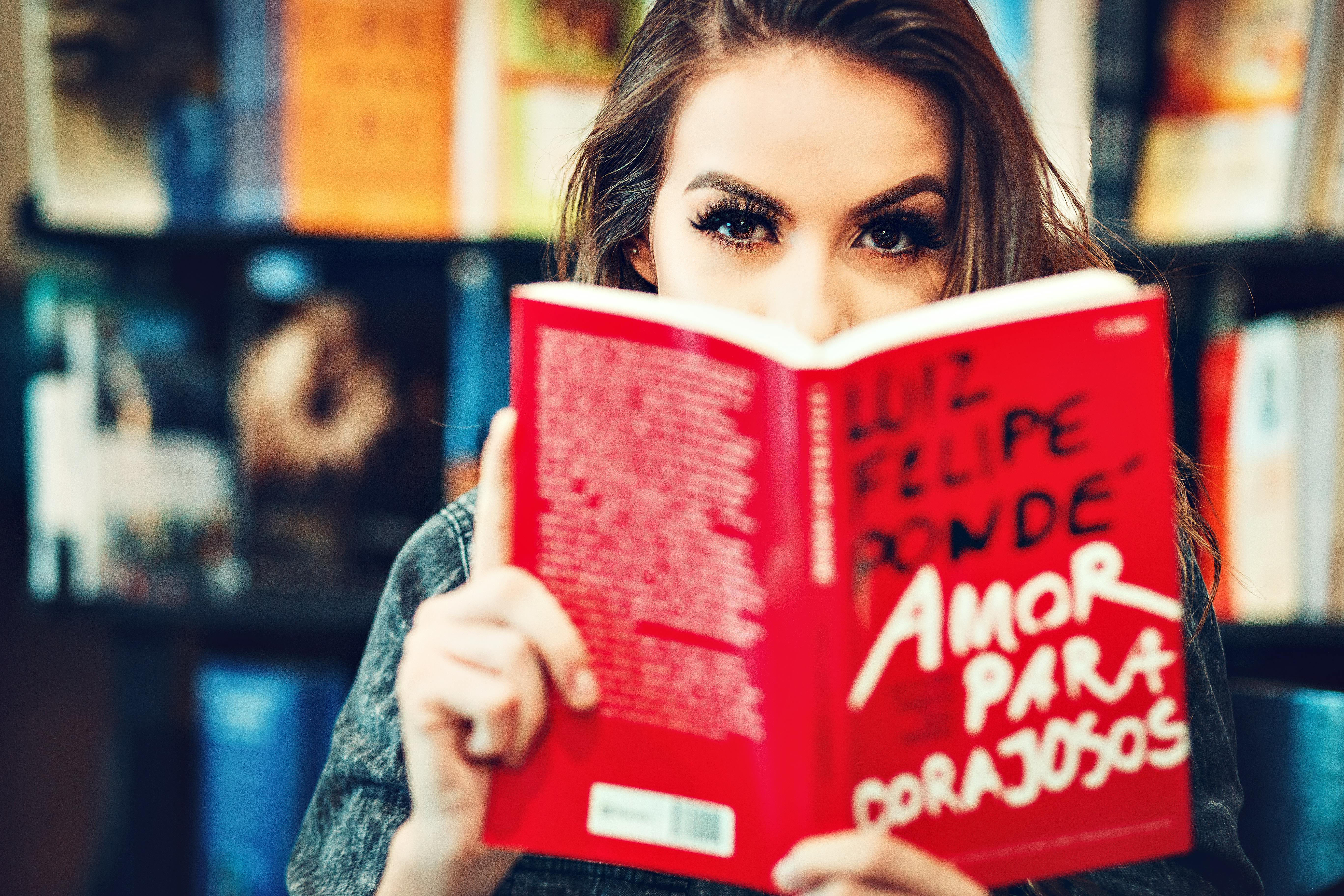 Personal Growth Books That Will Bring Positive Energy for 2026, According to Readers — Photo by David Fagundes on Pexels