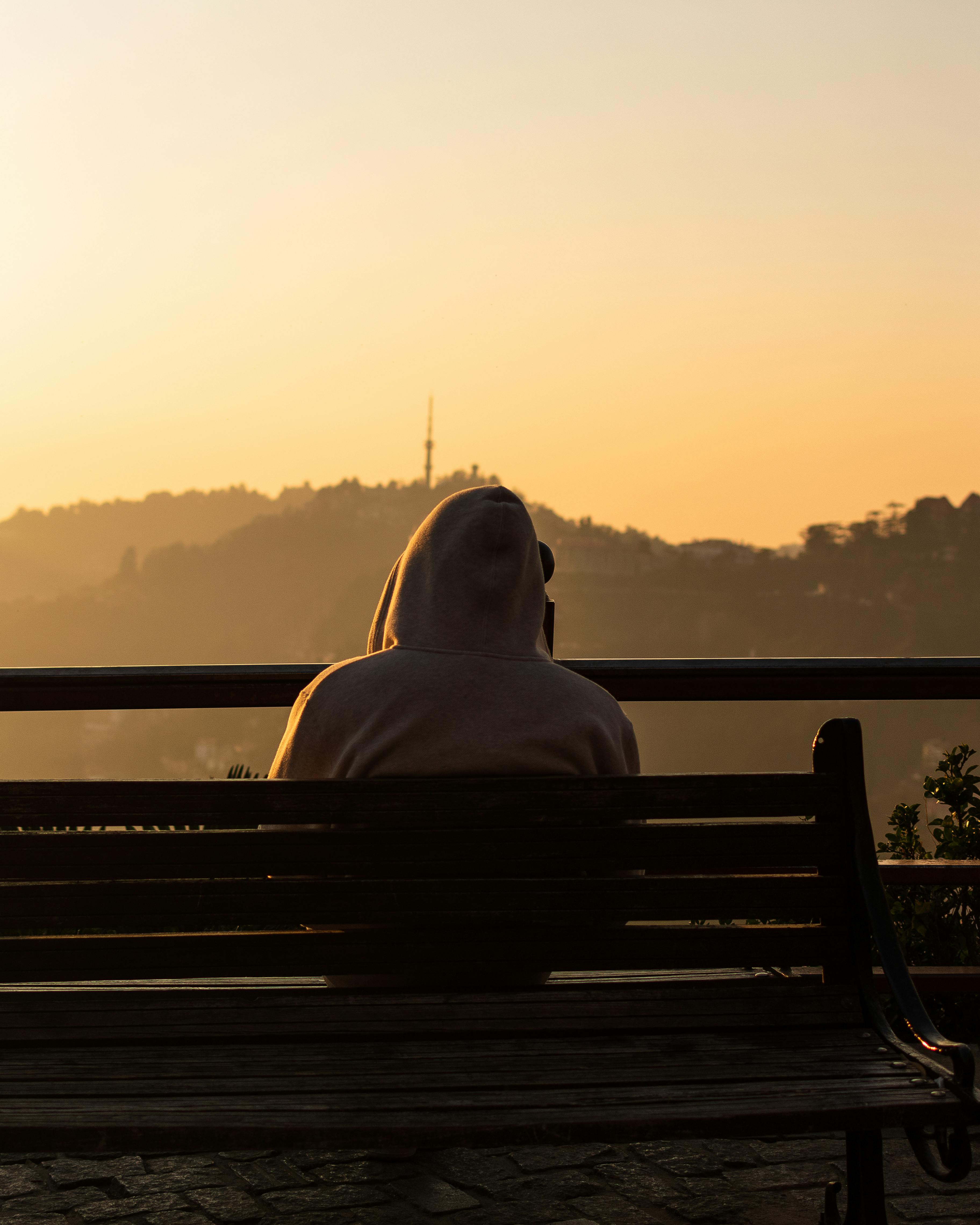 Sitting Alone Pictures [HD] | Download Free Images on Unsplash