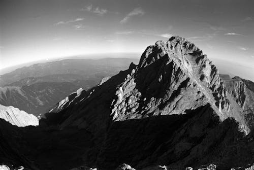 Immagine gratuita di altitudine, alto, bianco e nero