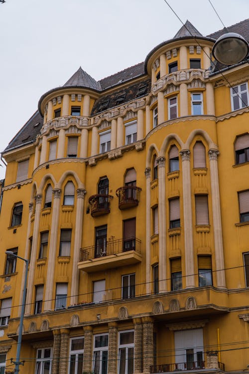 Fotobanka s bezplatnými fotkami na tému Budapešť, fasáda, fasády