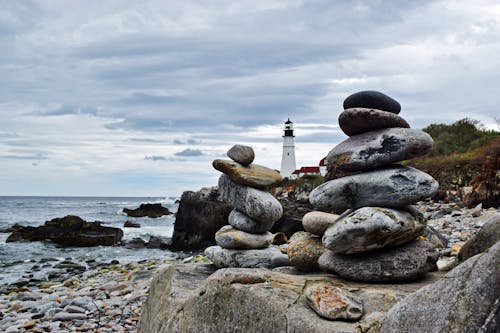 Free Stone Balancing on Gray Rock Stock Photo