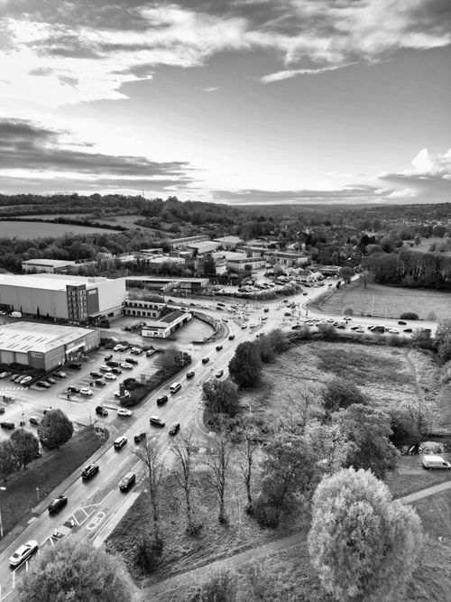 Free Black and white aerial view of Hertfordshire, capturing urban and natural elements harmoniously. Stock Photo