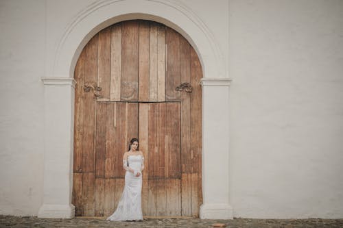 Gratis stockfoto met bruid, deur, deuren