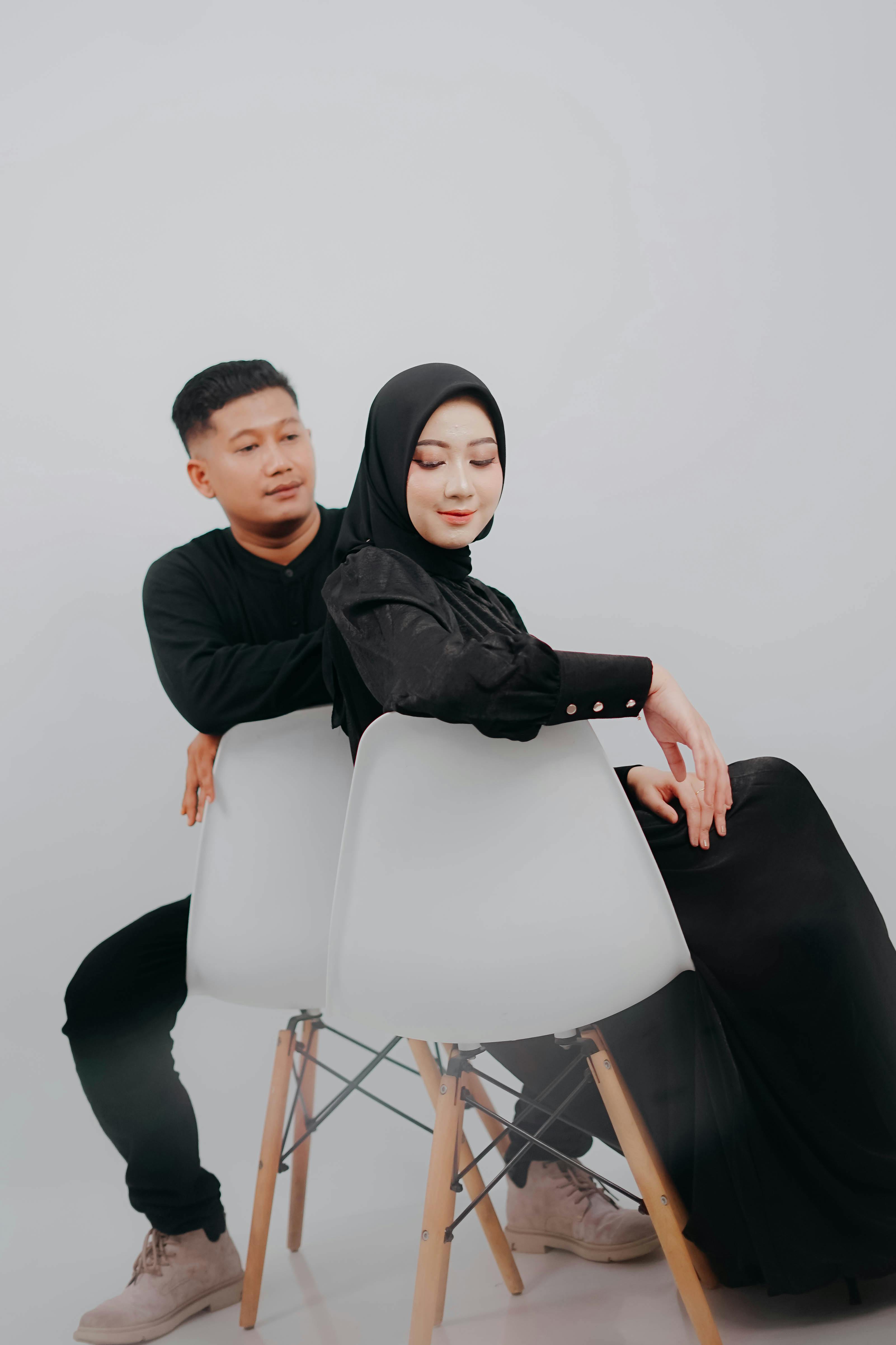 prewedding indoor studio simple hijab