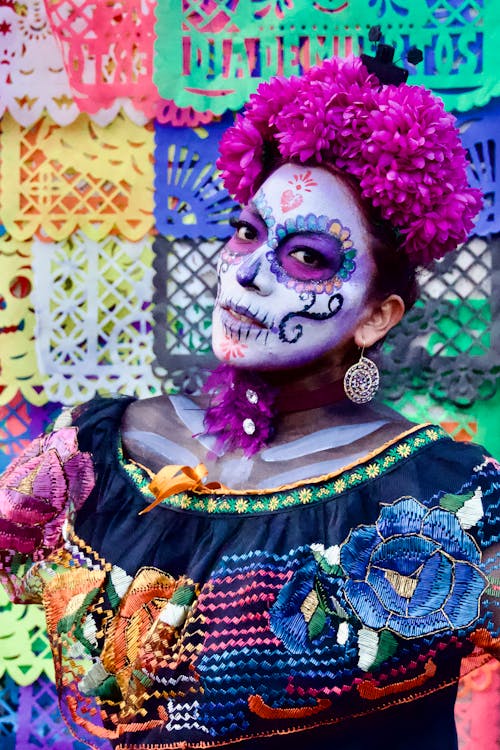 Fotos de stock gratuitas de cara pintada, catrina, corona de lores