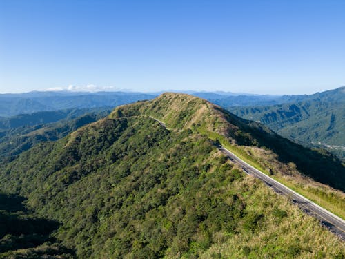 Immagine gratuita di catena montuosa, montagna, orizzonte