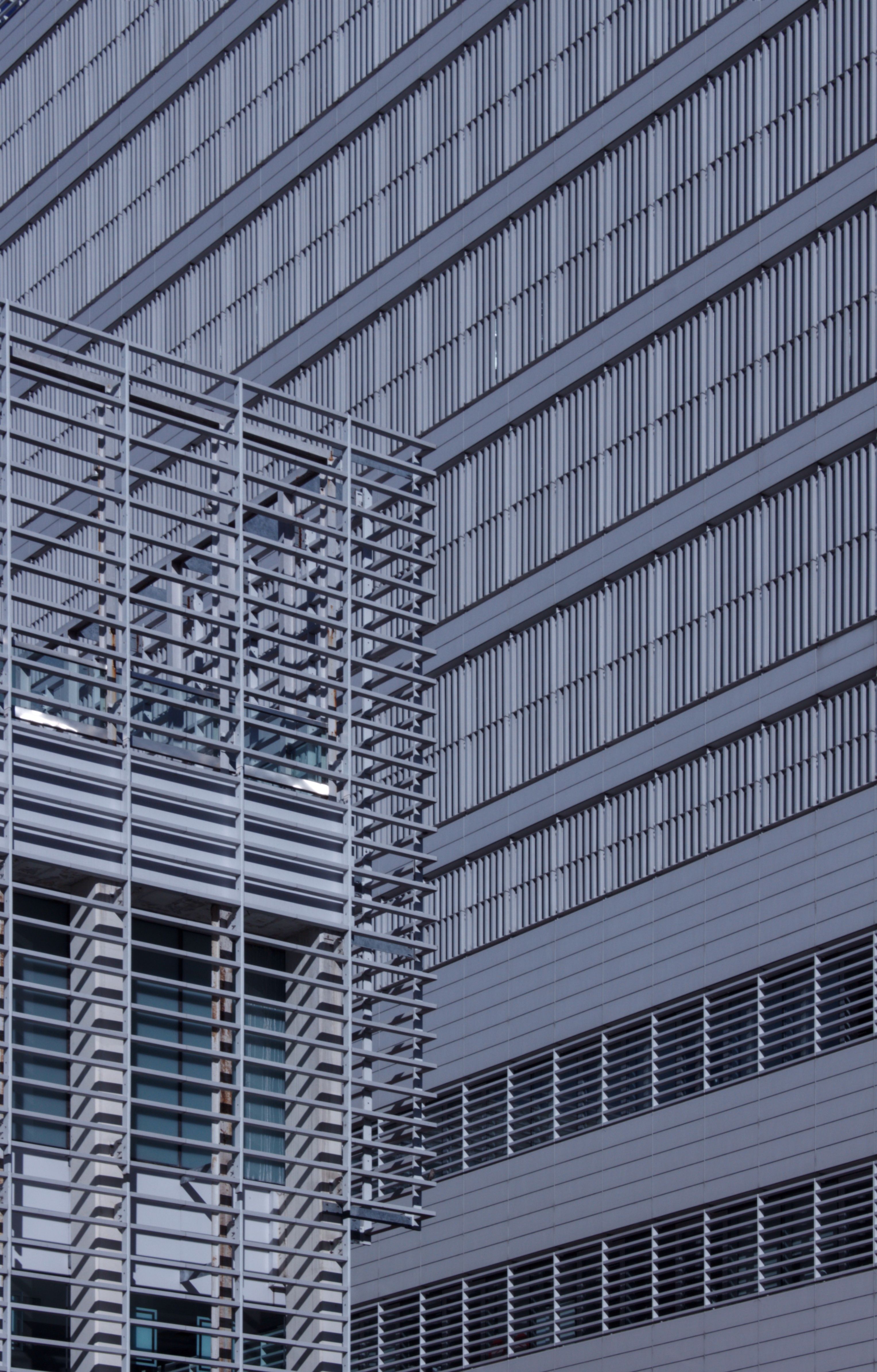 Cross-Border Commercial Real Estate: What Buyers Should Know