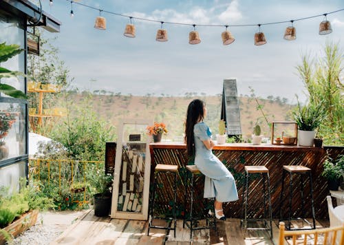 Základová fotografie zdarma na téma bar, brunetka, kavárna