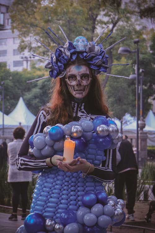 Foto profissional grátis de balões, dia das bruxas, fantasia