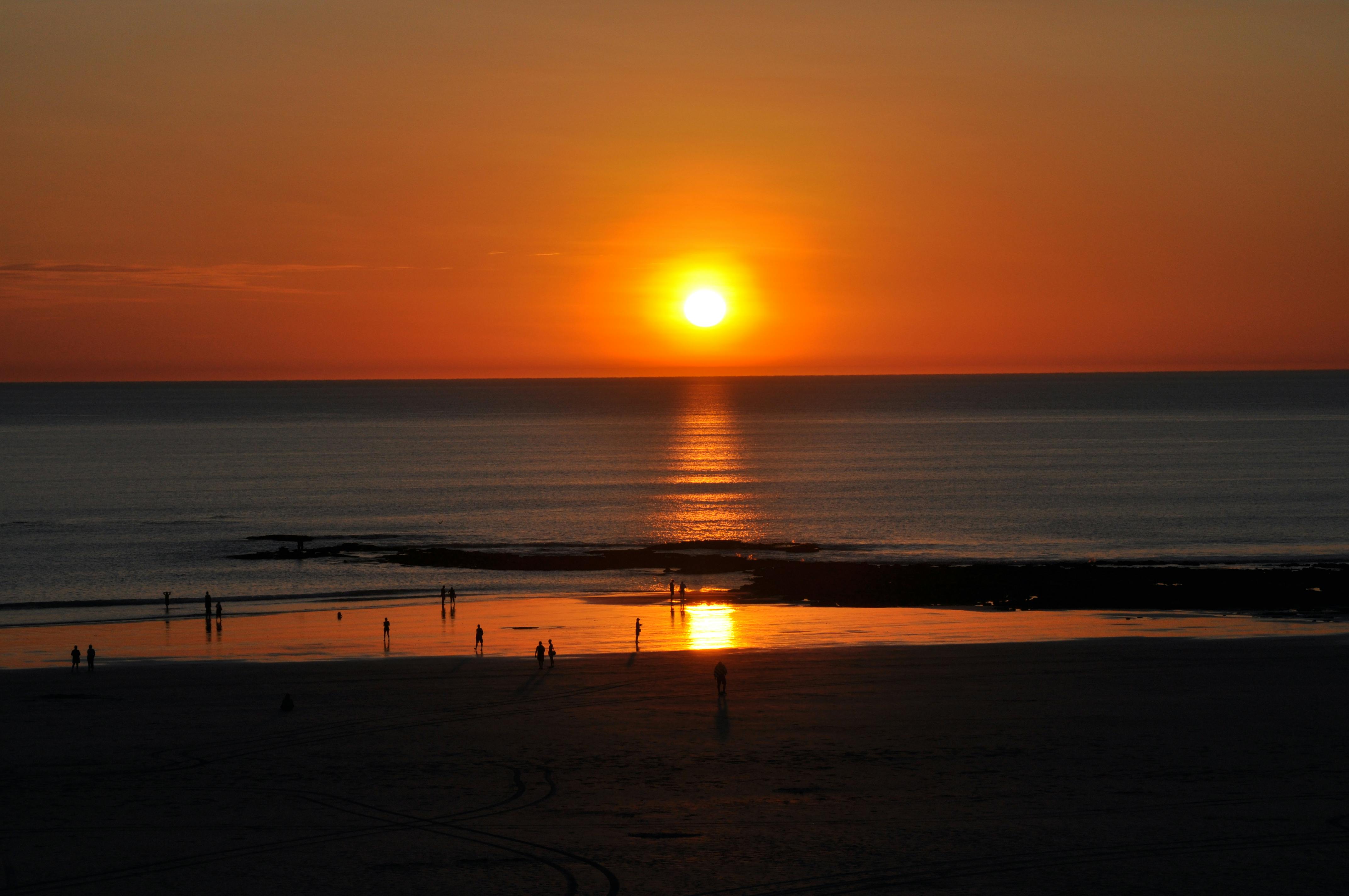 ライト・ランタン BRIESTA sunset beach City Beach sunset : r/perth