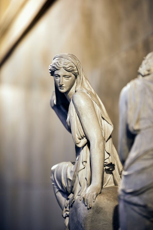 Free Carved Statue of a Woman  Stock Photo