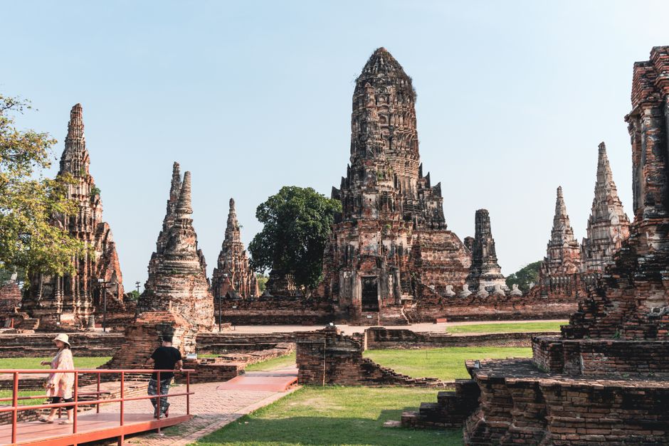 Explore the ancient Wat Chaiwatthanaram temple ruins, a UNESCO site in Ayutthaya, Thailand.